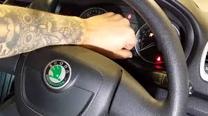 Resetting the škoda fabia service reminder light is a simple procedure. How To Reset Skoda Fabia 2009 Service Interval Light Youtube