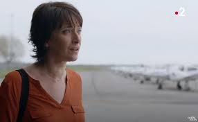 L'actrice de 36 ans y tiendra un rôle qui sera mêlé à une intrigue concernant manu (moïse santamaria) et son entourage. Delphine Serina Actrice Dans Un Si Grand Soleil Est Decedee