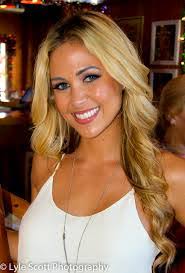 Emily Phelps's Instagram, Twitter & Facebook