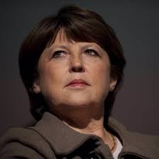 Aubry critica a la prensa francesa por las fotos de Strauss-Kahn esposado