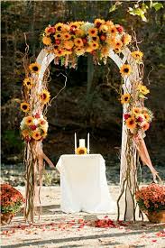 En la primera parte de bodas de otoño te di algunos motivos para celebrar las bodas en otoño, te hablé de los escenarios, la meteorología y los colores. Boda En Otono Ideas Colores Y Consejos Para Parejas Romanticas