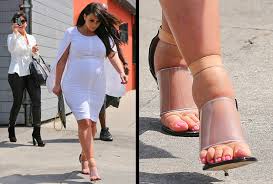 İnsan vücudunda her bölge farklı olabiliyor. Gordugunuz An Dusmani Bile Olsam Ayaklarina Bakmam Dedirtecek 14 Unlu Isim Onedio Com