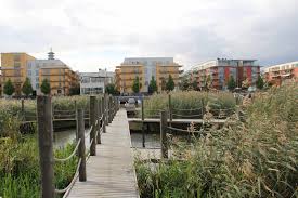 Położone jest wokół jeziora hammarby, w dzielnicy södermalm, powierzchnia osiedla planowana jest na około. Hammarby Sjostad A New Generation Of Sustainable Urban Eco Districts The Nature Of Cities