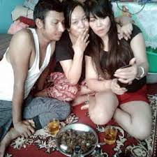 Warning to all this is a 18+ account so. Nepali Valu Valunepali Twitter