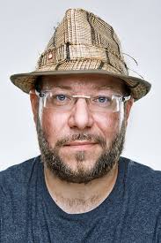 Znásilnil jsi sestru, podřežu tu tvoji. Nenávist a pomsta jsou blízko  sebe,” říká válečný fotograf