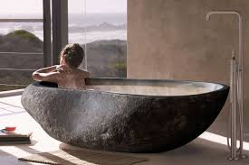 Freistehende badewannen sind das highlight in jedem bad. Big Rock Freistehende Badewanne Aus Flussstein Spa Ambiente