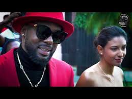 Bekijk de video El Chaval De La Bachata