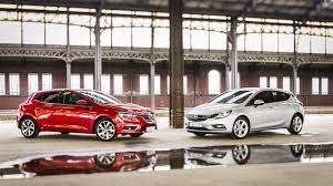 Renault için güvenlik çok önemli. 2016 Opel Astra 1 6 Cdti Vs Renault Megane 1 5 Dci Comparison Review Autoevolution