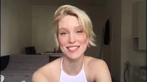 Obwohl einige mädchen selbst sagen, dass ihre vorbilder wie lena gerke durch die neue kurzhaarfrisur erst aus der masse. Germany S Next Topmodel Video Gntm Kim Erinnert Sich So Ging Es Ihr Damals Beim Umstyling Prosieben