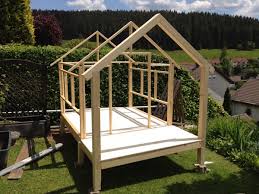 Holztritt selber bauen stabilen tritthocker aus holz selber bauen. Spielhaus Bauanleitung Spielhaus Selber Bauen Spielturm