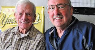 Billy Gage's Instagram, Twitter & Facebook