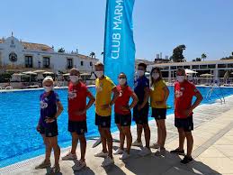 Une taie d'oreiller une paire de sandales légères type crocs un masque,une quantité suffisante de masques (à raison de 2 par jour. Grece Corse Canaries Le Podium De L Ete Chez Tui France