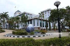 Puan zakiah jaafar, timbalan ketua setiausaha (dasar) kementerian kewangan malaysia telah di wawancara berkenaan #pemerkasa melalui slot lembaga hasil dalam negeri malaysia (lhdnm). Tiada Rakyat Malaysia Kemalangan Kereta Api Di Mesir