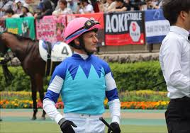 更新日 ： 2021年4月23日 (金) ユーバーレーベンは、4月25日 (日)東京11r・フローラステークスg2・芝2000mにm.デムーロ騎手で出走します。 Jraè‹¦å¢ƒm ãƒ‡ãƒ ãƒ¼ãƒ­ã« ç·è£ ãŒæ•'ã„ã®æ‰‹ é˜ªç¥žjf G1 ãƒ¦ãƒ¼ãƒãƒ¼ãƒ¬ãƒ¼ãƒ™ãƒ³ã§ãƒªãƒ™ãƒ³ã‚¸ã® å¥½æ©Ÿ çµæžœæ¬¡ç¬¬ã§ ãƒžã‚¤ãƒãƒ«è»å›£ ä¸»æˆ¦é¨Žæ‰‹ã®åº§ã‚‚ Gj