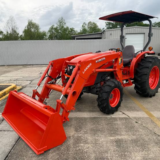 Kubota MX5800HSTRC Tractor