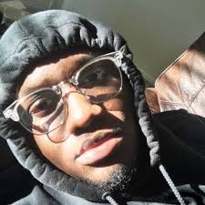 I had to turn Marlon Wayans' comedy special off. It's just not funny... I  tried, but *shrug*