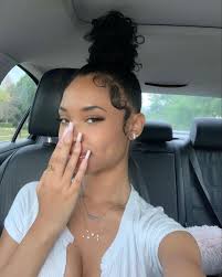 Women with dimples 😌😌😌😍