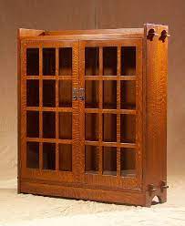 Stickley Bookcase I Tried To Make One Of These Once It Turned Out Okay But Nowhere Near As N Craftsman Furniture Mission Style Furniture Stickley Furniture