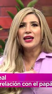 CONDECORACION A FRANCISCO GONZALEZ PRESIDENTE DE MULTIMEDIOS