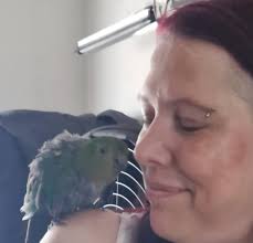 Bazilette has passed away earlier this year, shortly after we've rescued  her. 💔 I would like to make a resin heart with her photo and her feathers  that I will hang up