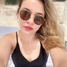 Lissette Parra's Instagram, Twitter & Facebook