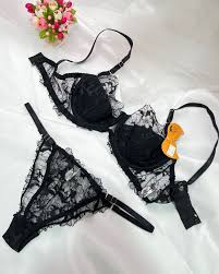 ست خیلی خوشگل جذاب سکسی فنردار یه کاپ خیلی نازک با لایه نخی داره که باعث  لیفت وخوش فرم شدن سینه میشه 💗شرتش رگلاژ داره تنظیم نیشه پد نخی ضد حساسیت  داره