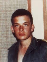 Le 24 mai 1982, alors qu'il était à son poste devant l'ambassade de France  de Beyrouth (Liban), l'artilleur parachutiste de 1ere classe Daniel RICHARD  du 35e RAP est décédé dans l'attentat terroriste