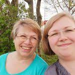 Claudia Bendig's Instagram, Twitter & Facebook