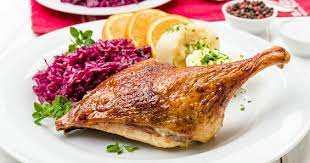 Die martinsgans hat wieder hochsaison. Woher Kommt Die Tradition Des Martinsgans Essens Koeln De
