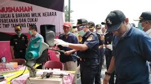Daftarkan diri anda segera agar mendapatkan info lowongan kerja terbaru dari kami. Bea Cukai Musnahkan Ribuan Barang Tidak Dikuasai Dan Barang Milik Negara Tribun Jateng