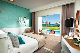 In most cases, it is not difficult to find casual fun locally. Wafa Taieb Ist Die Jungste Tui Hoteldirektorin In Tunesien