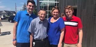 Walter gretzky, whom his son wayne gretzky credited as the reason i fell in love with the game of hockey, has died at age 82. Arptoph40xlnom