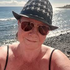 What was the name of the club in ealing, shopping. Center upstairs oposit  argos