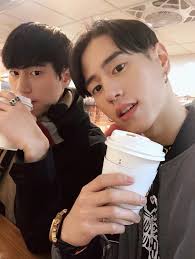 雙胞胎夏恩夏得- 藍色星期一但是大家心情不能憂鬱～ 來杯咖啡提振精神！！ 也要記得收看我的恩得第四集女友知識大全喔😆 |