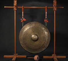 Alat musik hampir di seluruh wilayah indonesia mempunyai alat musik tradisional yang khas dan unik. Malaysiaku Muzik Tradisional Malaysia