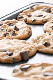 Bate los huevos y luego agregar la vainilla. 9 Quick Tips To Say Goodbye To Flat Chocolate Chip Cookies Foodal