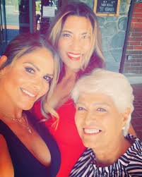 FelizDiaDeLasMadres to my #beautiful #mother and #sister @glitzgabb!! Truly  #unique, #loving, and #strong!! I'm #blessed 🩷🩵🤍❤️💙🤎🧡💜💛🖤💚❤️‍🩹💗