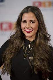 sarah lombardi wagt den schritt zu einer neuen frisur frisuren neue frisuren frisuren mit pony