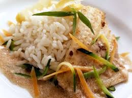 Gebratenes Rotbarschfilet Mit Gemuse Und Reis Rezept Rotbarschfilet Rotbarschfilet Rezept Lebensmittel Essen