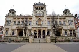 Town hall streams was developed to fit a need in the market place, a simple, low cost and effective solution for towns to stream live and archive meetings. Redbridge Town Hall Vision Redbridge Culture Leisure