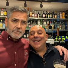 Does anyone do knife sharpening please?