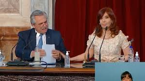 Internet no para y los internautas estuvieron pendientes a. Los Mejores Memes De Basta Alberto El Gesto De Cristina Con El Presidente Redboing