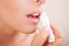 Shallow cuts usually heal on their own without stitches, while deep cuts. 7 Dermatologists Tips For Healing Dry Chapped Lips