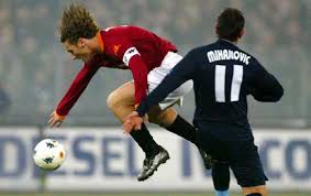 Mihajlovića su u poslednje vreme povezivali sa brojnim italijanskim klubovima. Mihajlovic Schiaffo A Totti Per Me Non Esiste Sky Sport