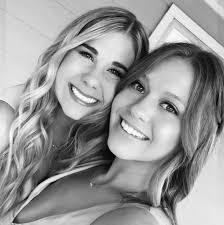 Marissa Vickers's Instagram, Twitter & Facebook