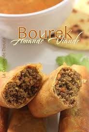 Brick A La Viande Hachee Et Avec Des Amandes Grillees Recette Viande Hachee Viande Recettes De Cuisine