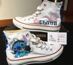 chaussures en toile peintes a la main avec des couleurs adaptees a la toile et aux tissus resistant a la ma disney painted shoes disney shoes custom shoes diy