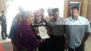 Presiden martabat jalinan muhibbah malaysia (mjmm), abdul rani kulop abdullah bergambar bersama laporan polis mengenai perhimpunan lgbt di ipd dang wangi, kuala lumpur. Botched Circumcisions Fathers Want Health Ministry To Act Fast