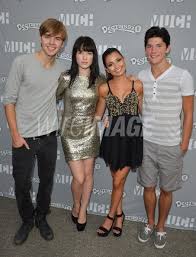 Sam Earle Chloe Rose Cristine Prosperi and Ricardo Hoyos attend the...