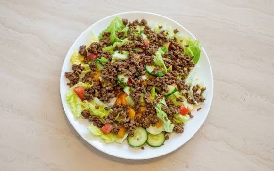 Ensalada Fresca con Carne Molida